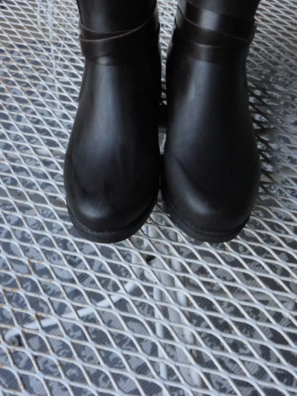 UGG 